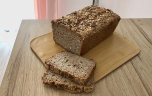 Bezglutenowy chleb gryczano-owsiany bez drożdży