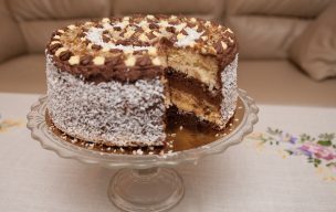 Tort orzechowo-kokosowo-czekoladowy Cioci Oli